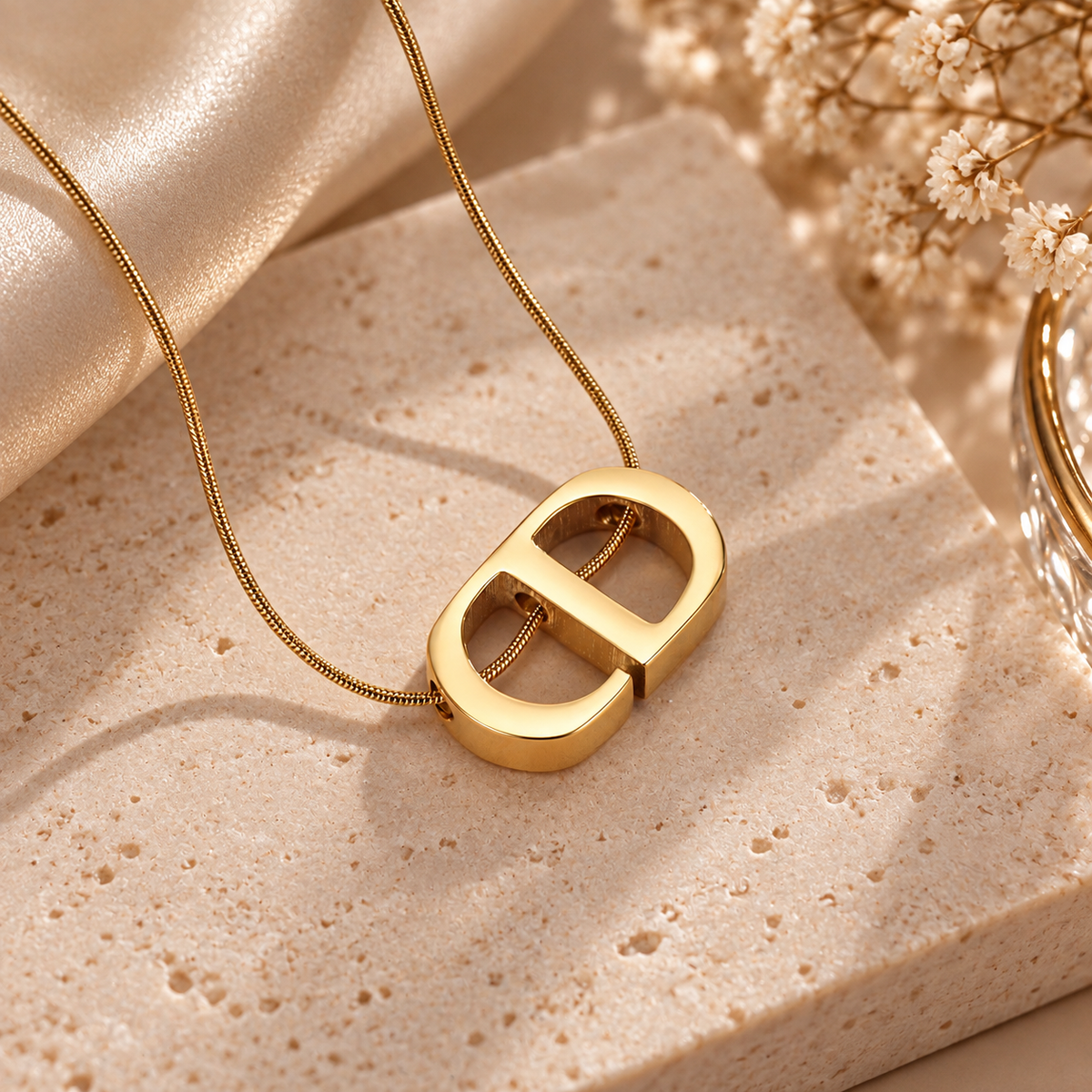 Collier Pendentif Monogramme Doré