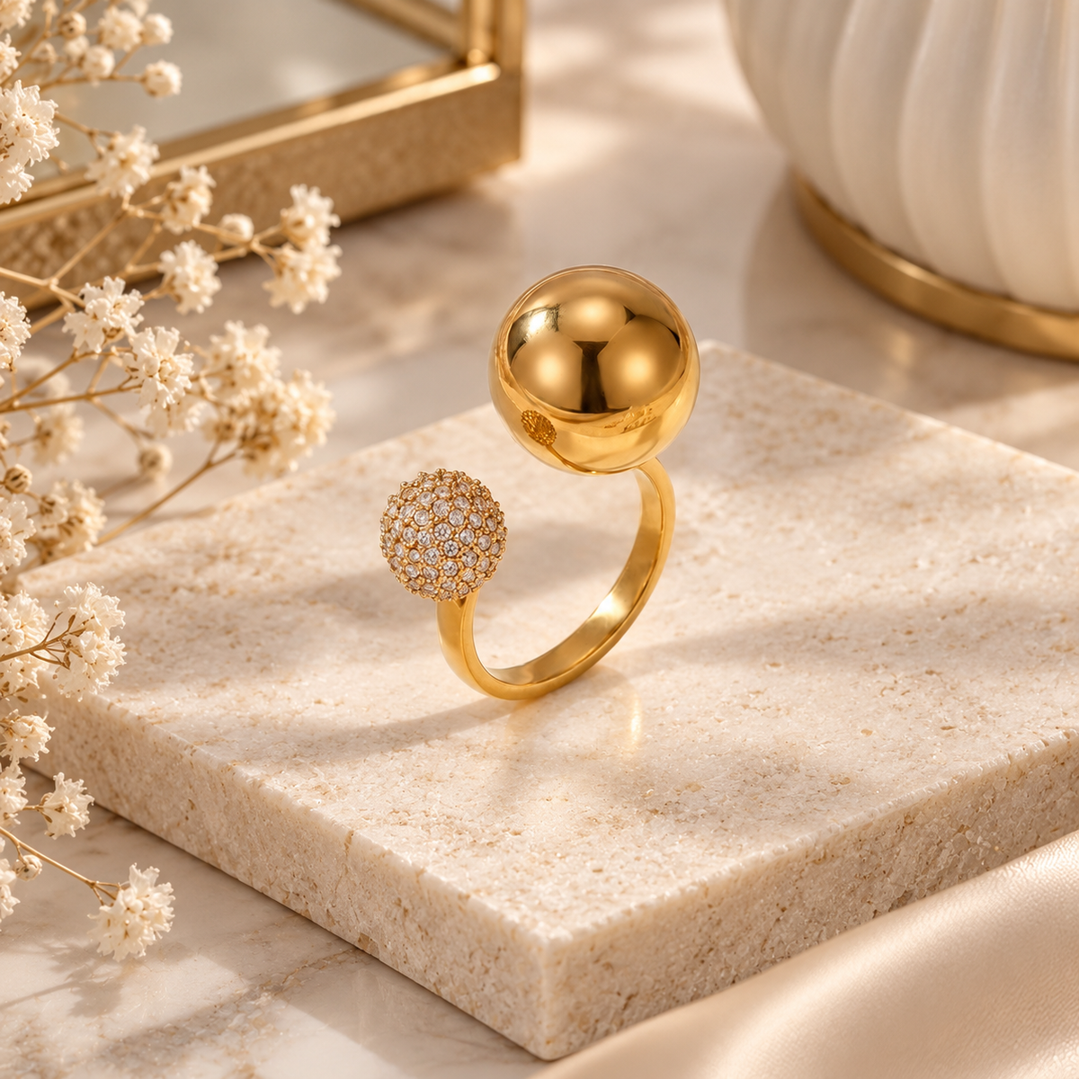 Bague Double Sphère Dorée & Cristaux