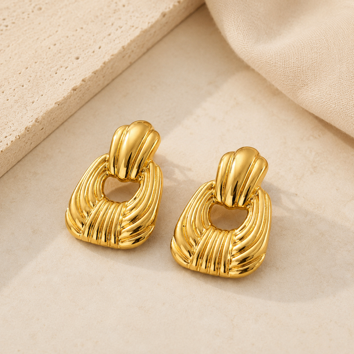 Boucles d'Oreilles Élégance Dorée